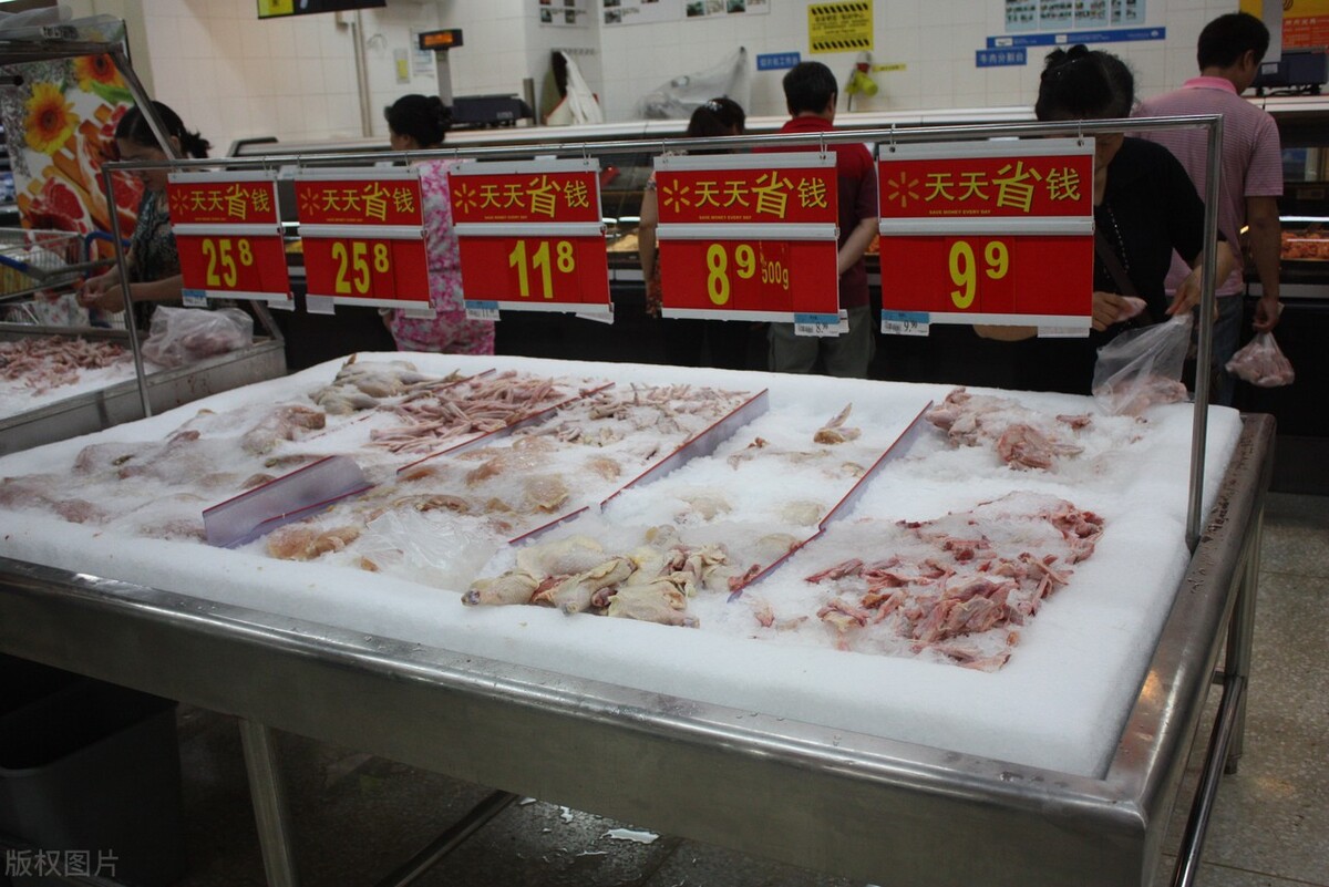 三元标猪4.7元，小猪百元5头，提前两周公布收储计划，有何猫腻？