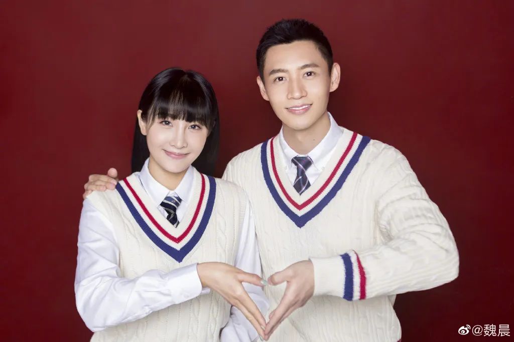 郑恺苗苗晒照庆祝结婚一周年,郑恺苗苗互相晒照庆祝结婚一周年