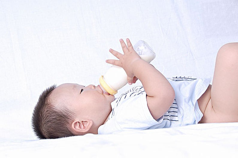 宝宝不喝奶粉怎么办有办法吗,宝宝不喝奶粉一招教你搞定