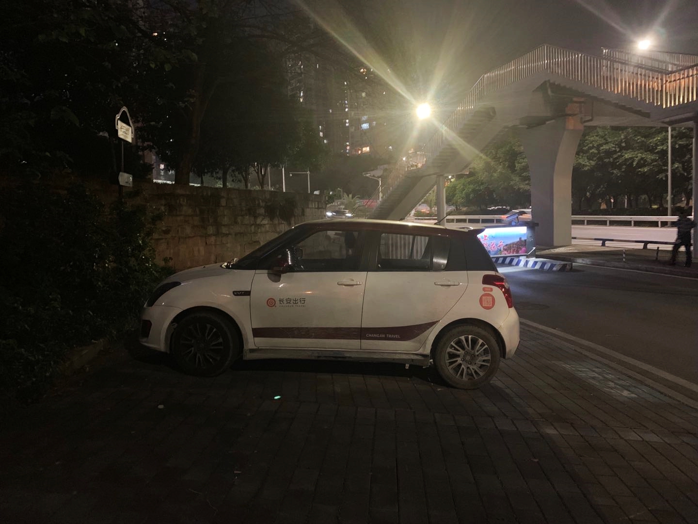 海外试驾2021款铃木雨燕运动版,铃木雨燕动力足颜值高代步首选车