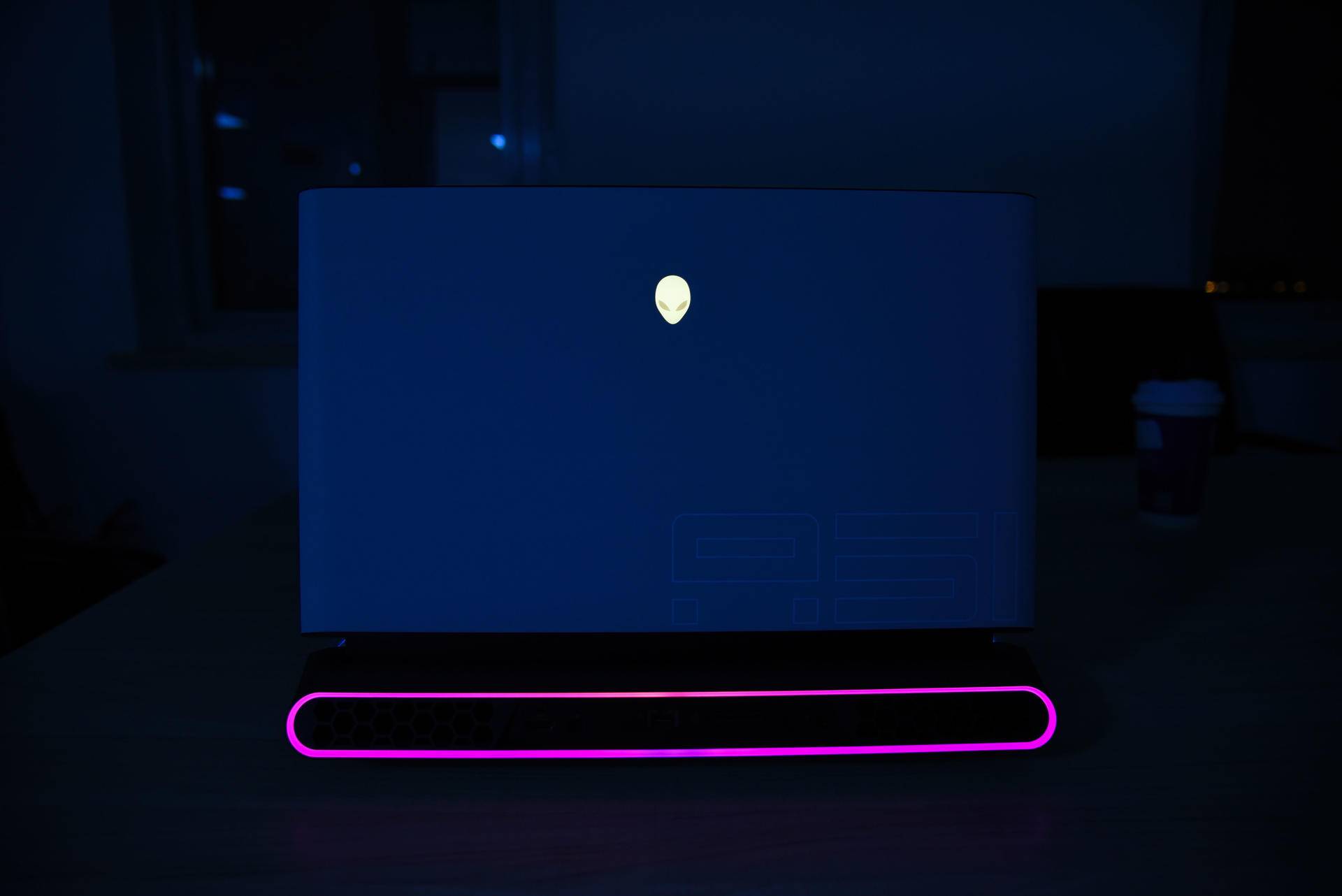 为信仰充值！小三万的外星人Area-51m高端游戏本，贵吗？