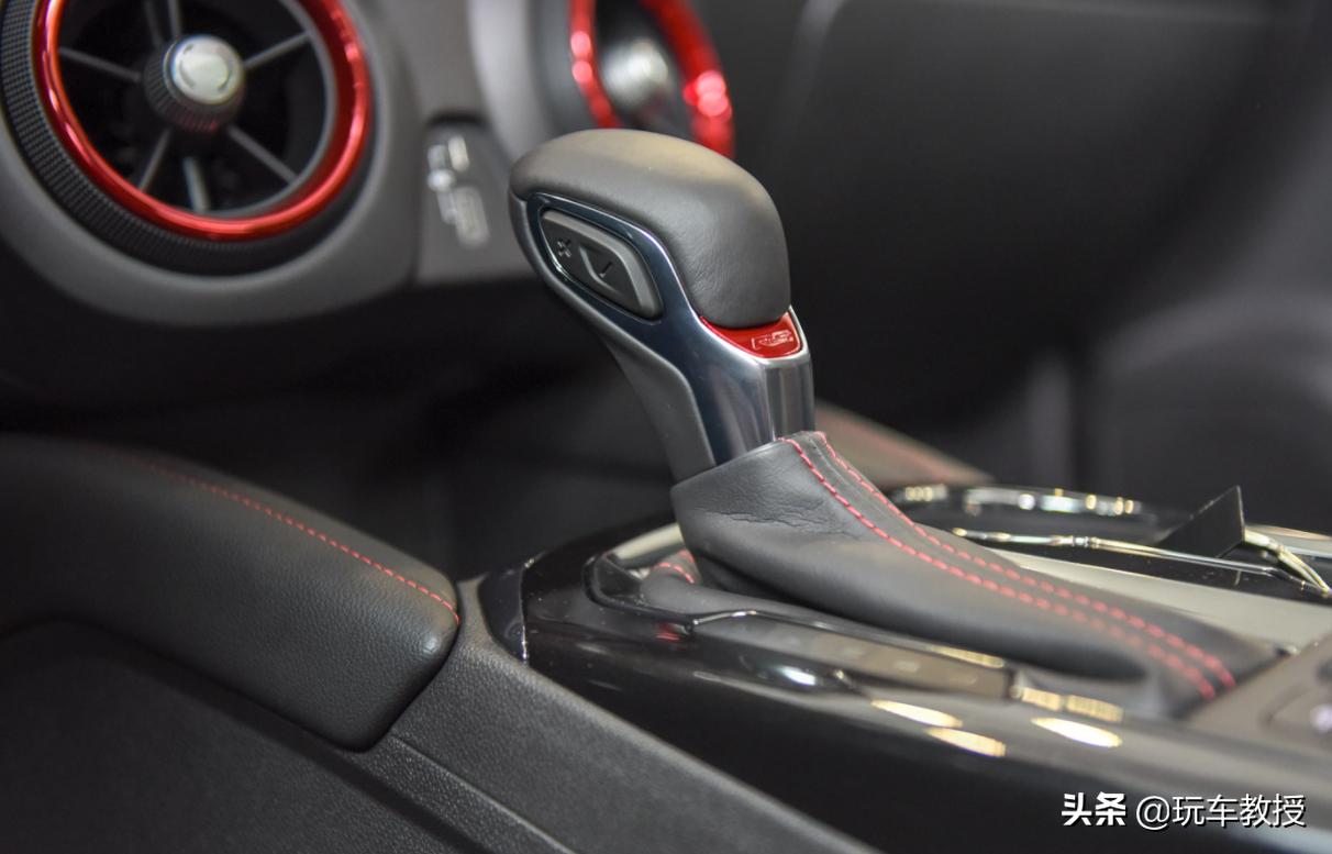 十万家用7座性价比最高的suv推荐,这2款高大威猛的同门7座suv你选谁