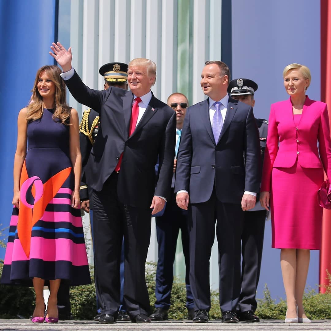 她打遍天下无敌手,红裙让丹麦王妃惨败,同框梅拉尼亚也是稳赢