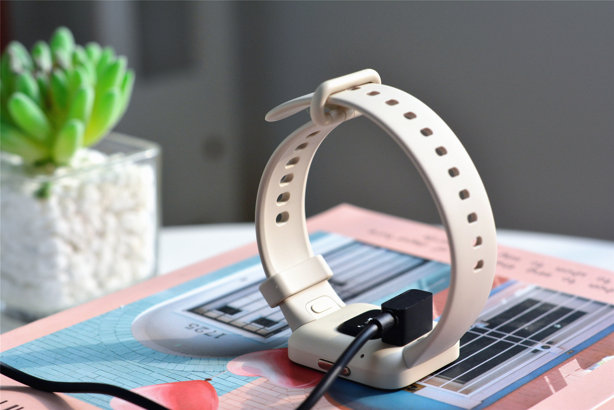 redmiwatch2怎么连苹果手机,redmiwatch2有什么样的功能