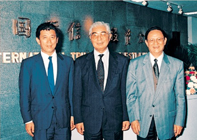 *震王**之子王军：跨行从商、不计得失建鸟巢，退休后大胆投资*疆新**