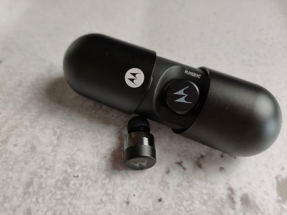 经常佩戴蓝牙耳机有辐射吗,蓝牙耳机辐射会影响健康吗