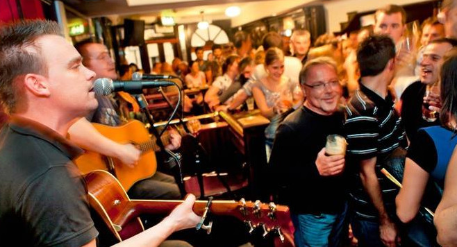 爱尔兰酒吧现在怎么样,大家救我歌曲视频