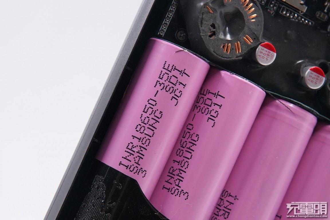 巨能移动电源拆解,绿巨能移动电源评测