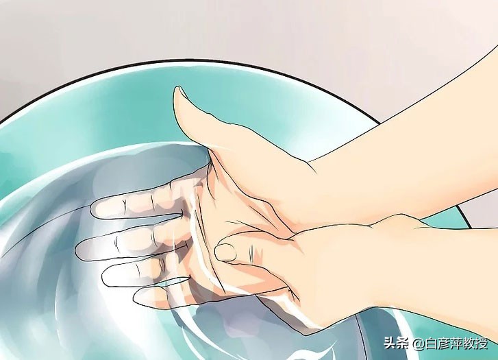 手上起红疹子是湿疹还是痱子,手上起癣湿疹是怎么治