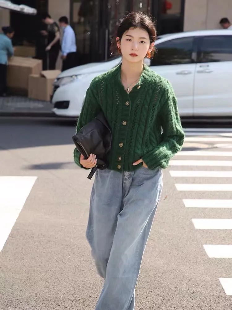 没有什么比羽绒更温暖,同样是温暖感十足的毛衣