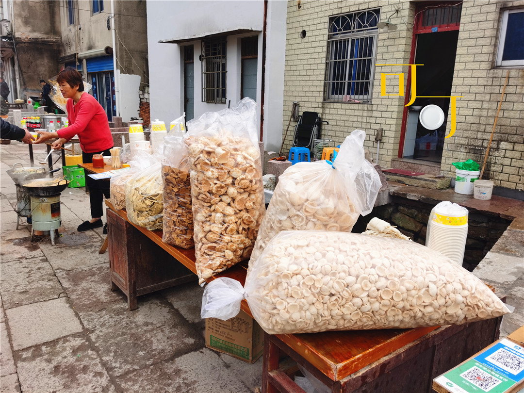 东钱湖韩岭老街白天玩还是晚上玩,打卡东钱湖韩岭老街