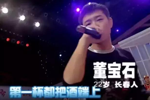 画龙画彩虹外国人,画龙老舅