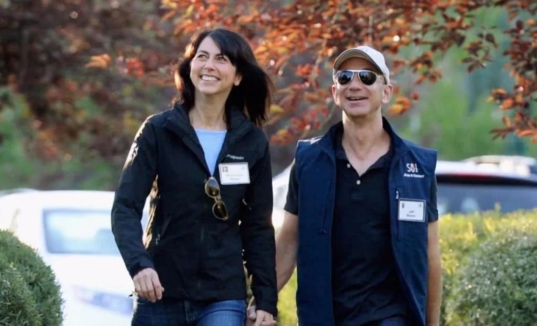 贝佐斯前妻有多少钱,贝索斯的现任妻子