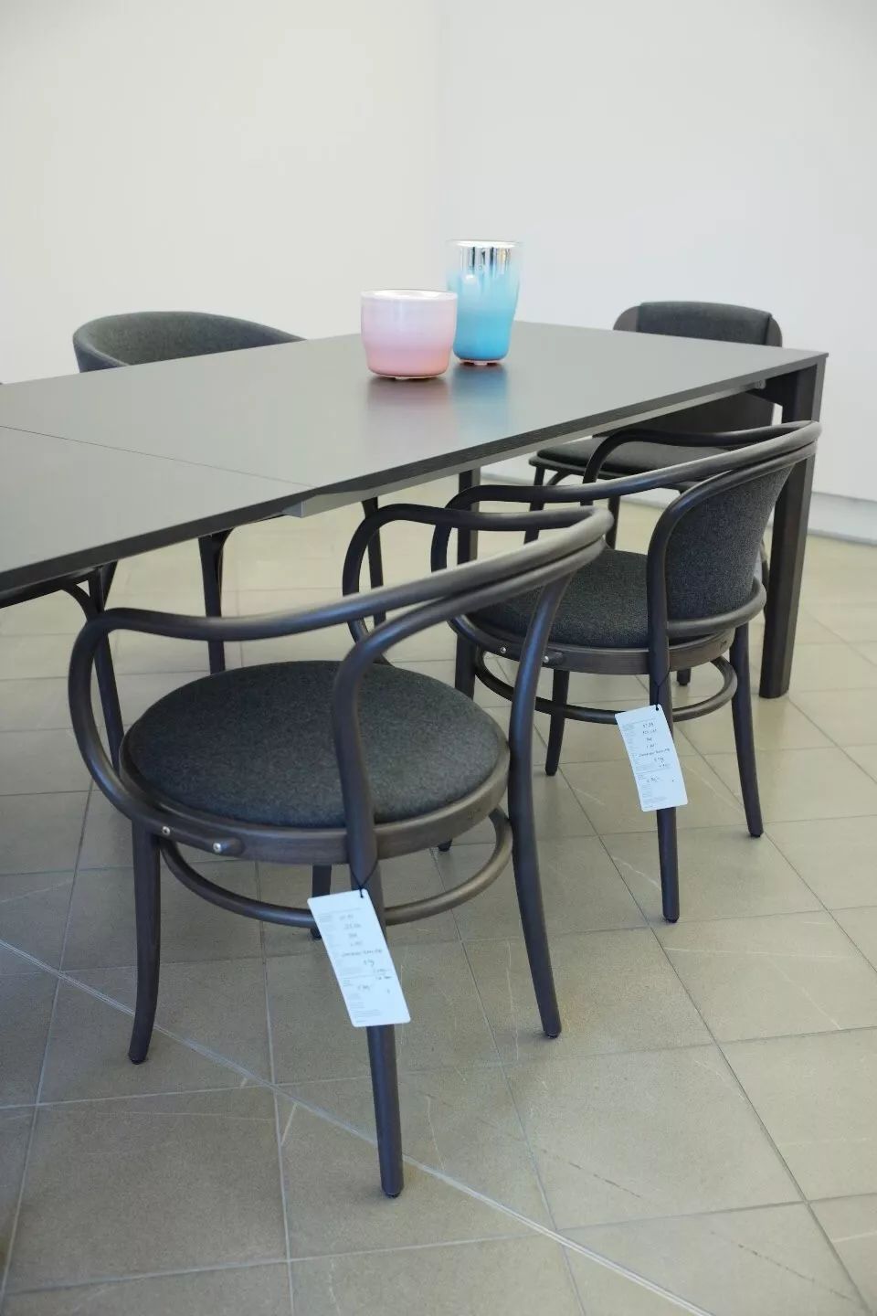 探访TON工厂看经典椅子背后的故事|疯狂24h我们去捷克干了啥？