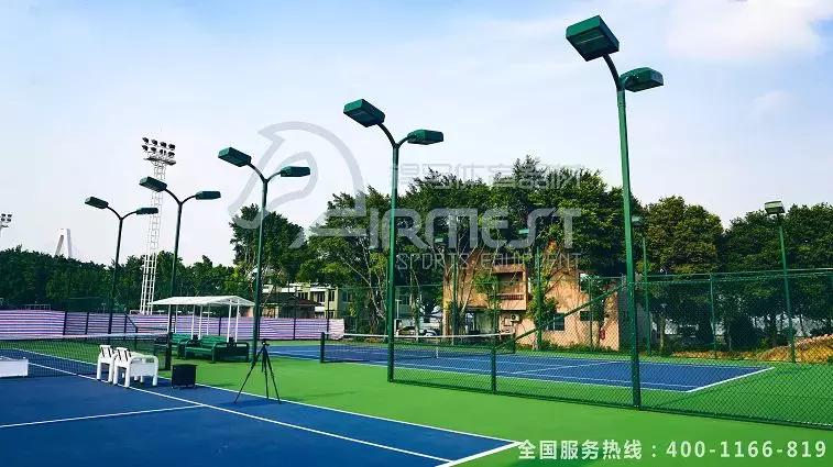 一片网球场造价,怎么建一个网球场