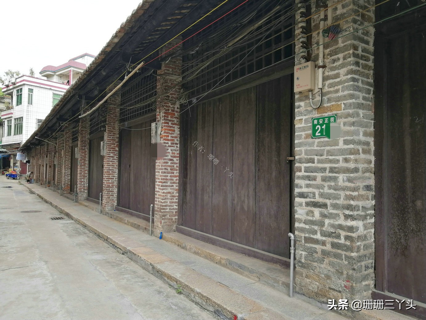 广州“最后”的鱼虾交易墟市，在城东10里外的古村内，闲置约30年