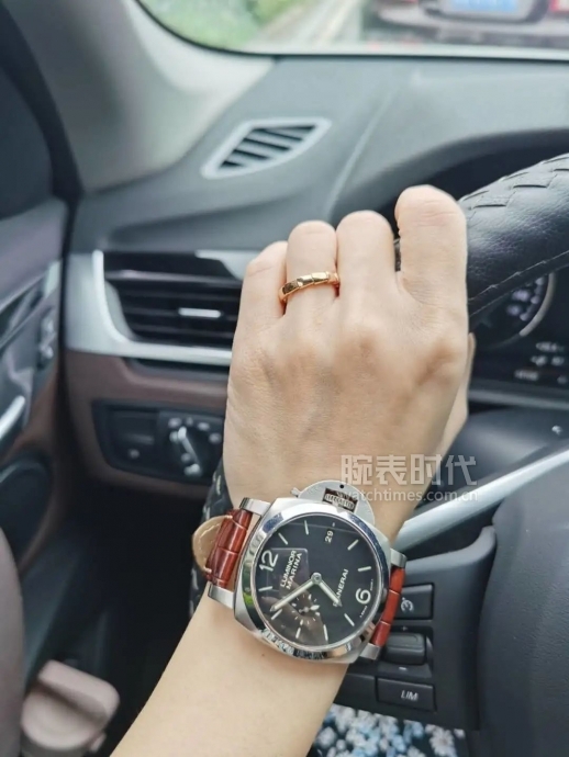 网友晒上千万的手表,网友晒1300手表