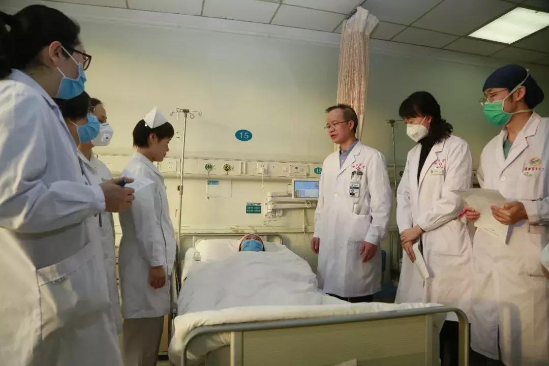 中国首例67岁自然受孕产女,中国首个人工授精出生的女婴