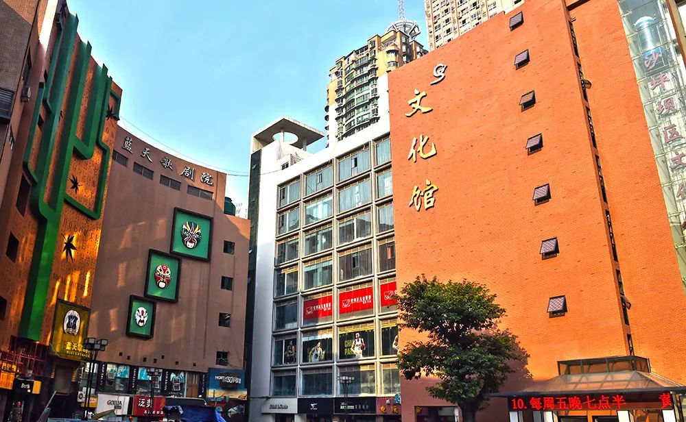 故城时光丨售票员喊着“俱乐部到了,下车咯