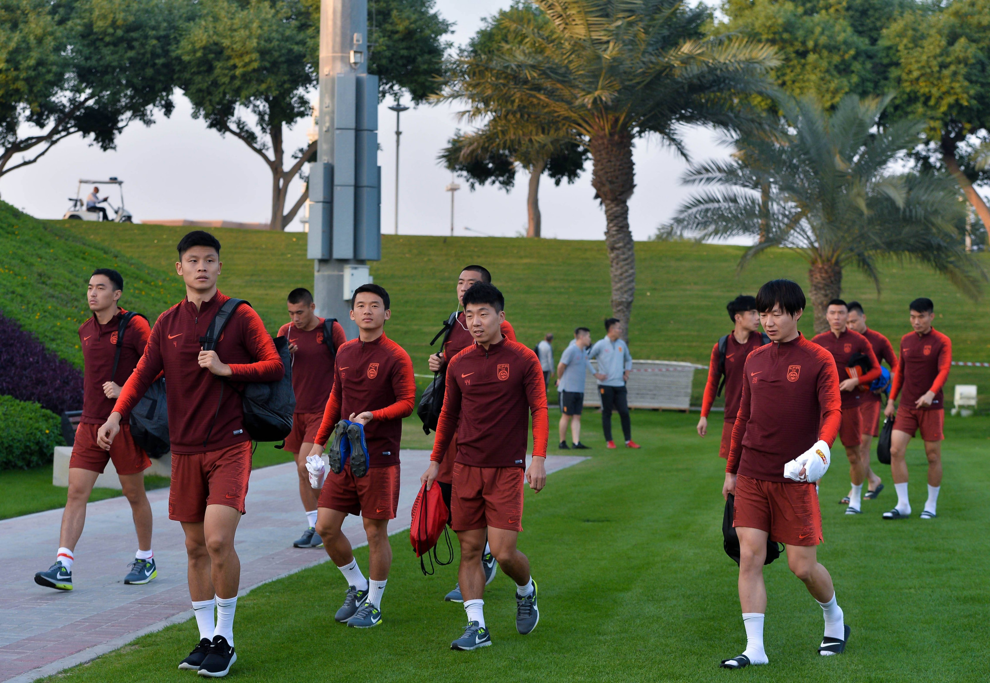 国足什么时候去迪拜集训,为什么国足世预赛去迪拜