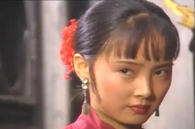 现在农村嫁来的媳妇和新生小孩没有田，去世的农民有田，开会吵架