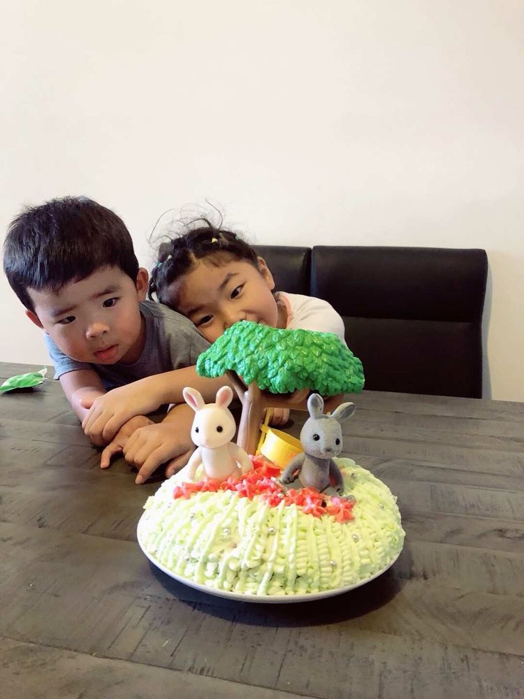 我陪女儿做烘焙年入20万女儿上了报我也成网红