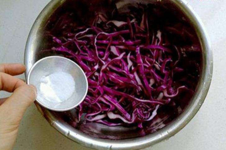 同样的菜凉拌和炒哪个营养好,紫甘蓝凉拌好吃还是炒熟有营养