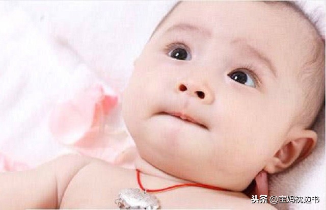 宝宝老是咬嘴唇说不清楚,宝宝老是咬下嘴唇有什么方法不咬