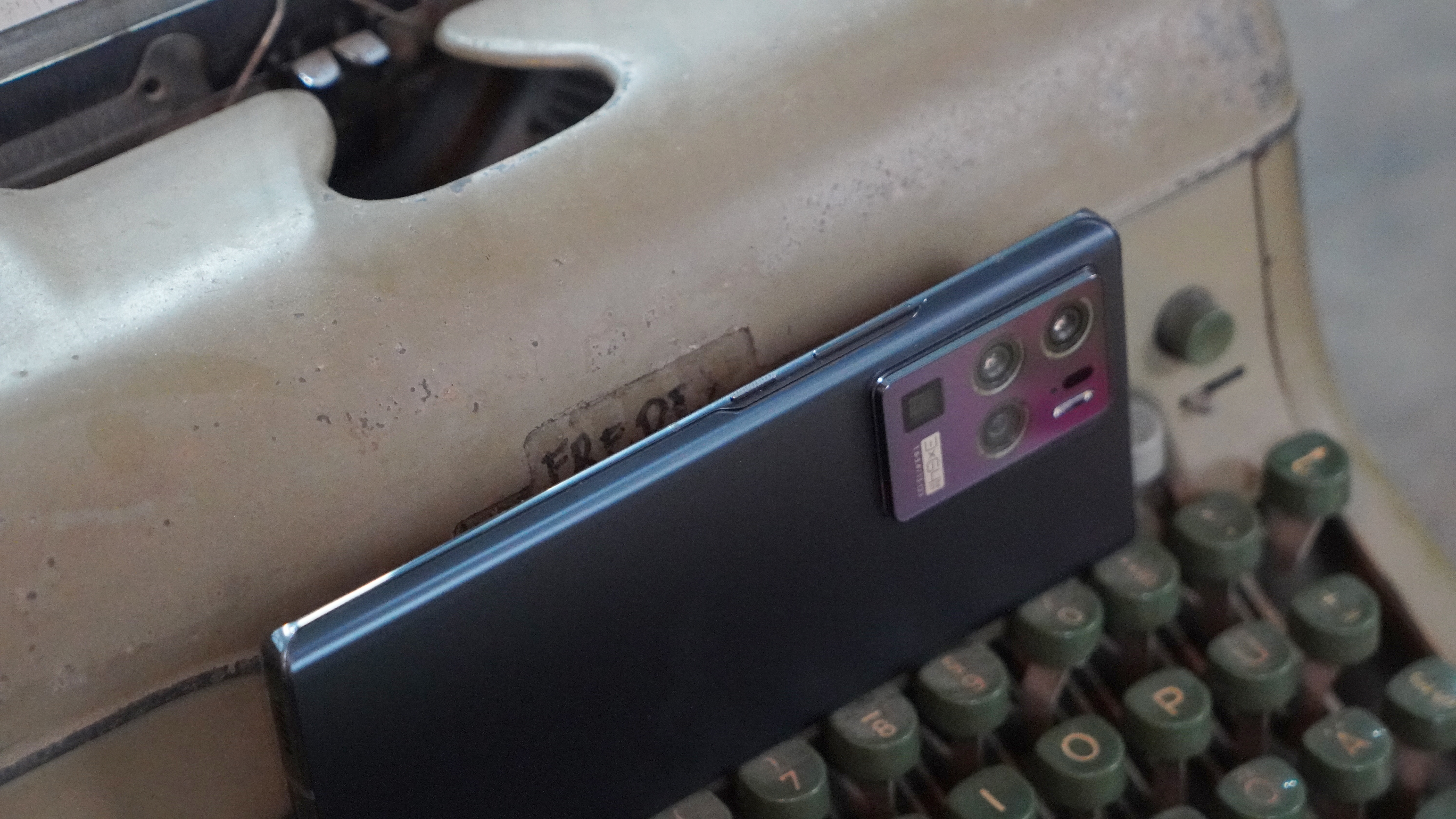 中兴axon30ultra和努比亚z30pro,中兴axon30ultra对比魅族18pro