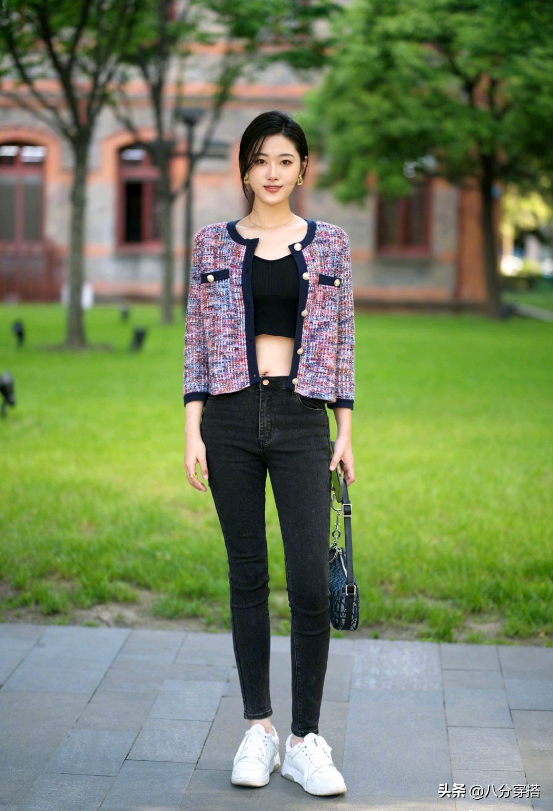 男士小脚牛仔裤搭配什么鞋子好看,50岁男士牛仔裤配什么鞋子最好看