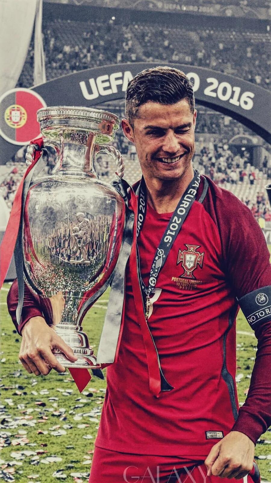 给闺女买足球,给孩子买足球孩子太高兴