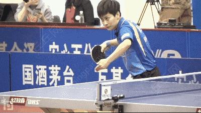 逆旋转和勾手发球哪个威胁更大,勾手发球和逆旋转发球