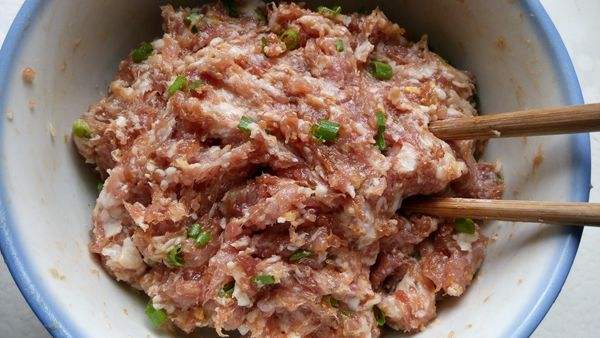 肉馅放多少料酒合适,肉馅怎么放酱油