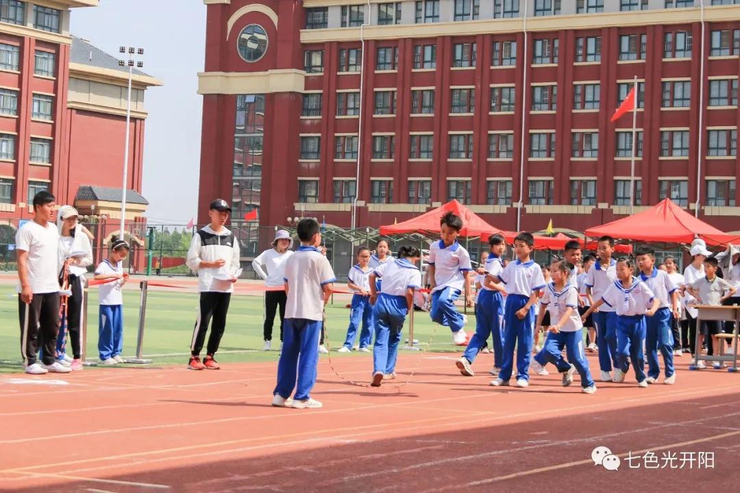 邯郸市七色光开阳学校丛台区,邯郸七色光开阳小学跳绳