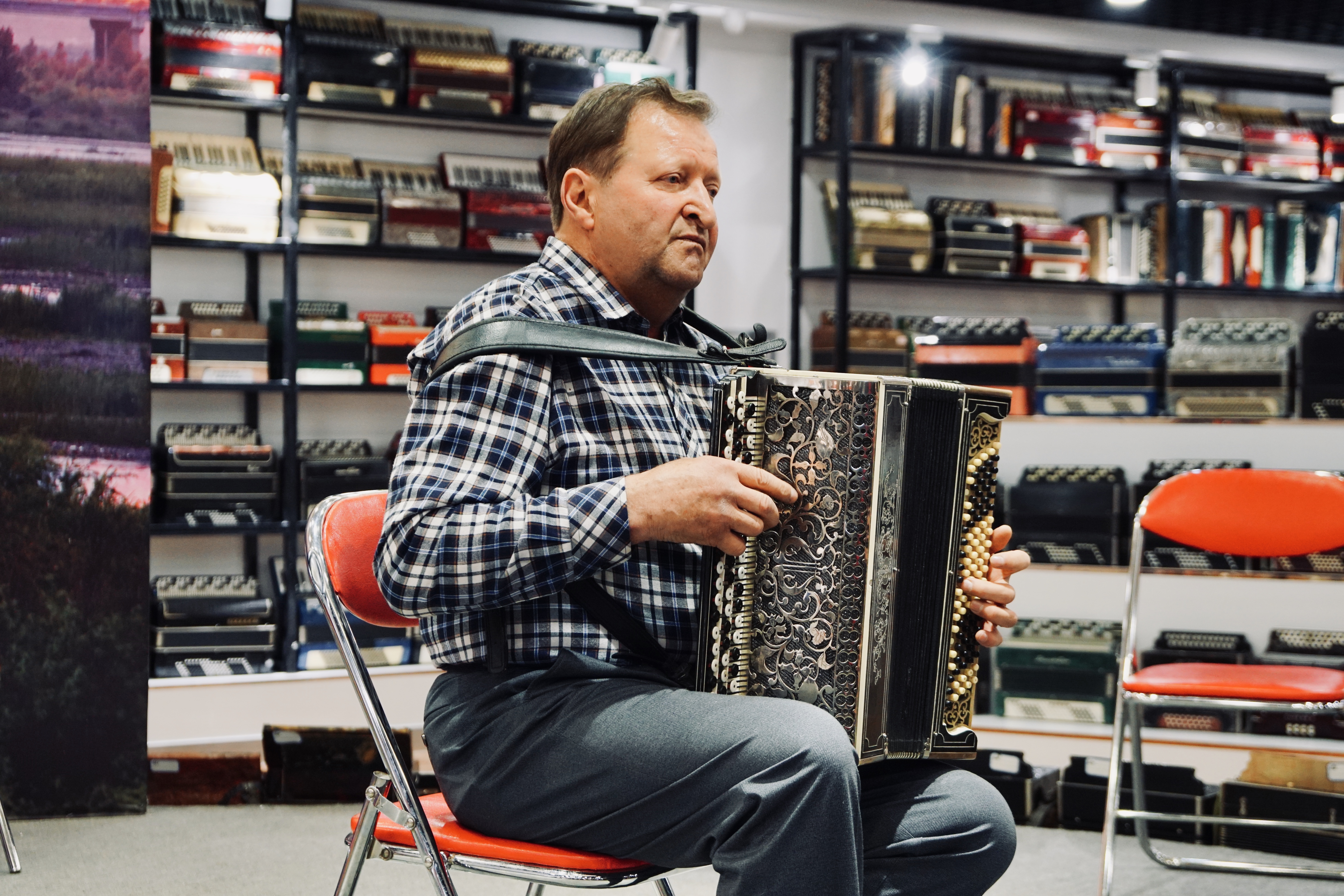 伊犁手风琴歌曲大全100首,新疆伊犁手风琴演奏