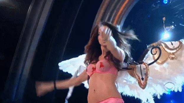 日本女性超模维密走秀众神时代,维密众神时代经典走秀2003