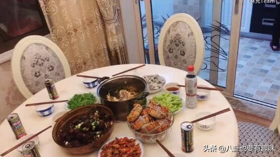 林允回老家全部视频,林允回上海家视频