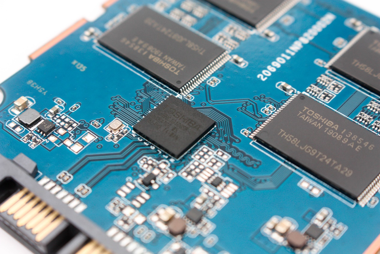 电脑蓝屏重启就开始黑屏怎么解决,电脑蓝屏显示只收集某些错误信息