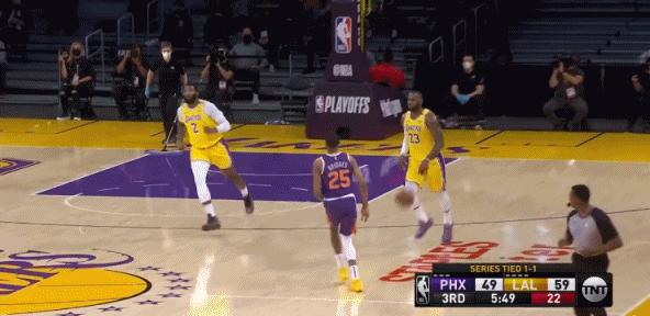 恶犯!2人驱逐!太阳心态崩了!3296天,这场胜利湖人等了整整9年