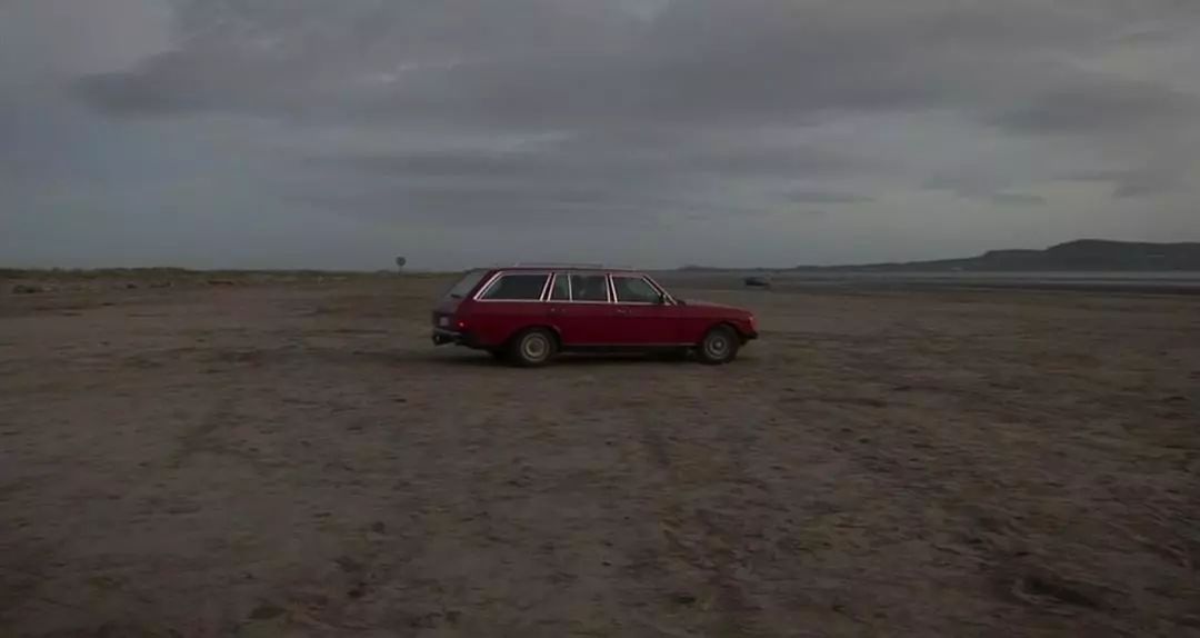 为什么相爱的两个人却不能相见,为什么他们相爱却不能在一起