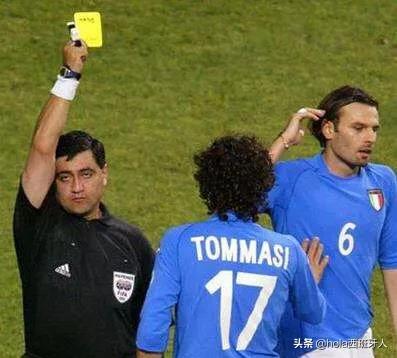 足球场上的事,足球场上被足球砸如何将伤害变小