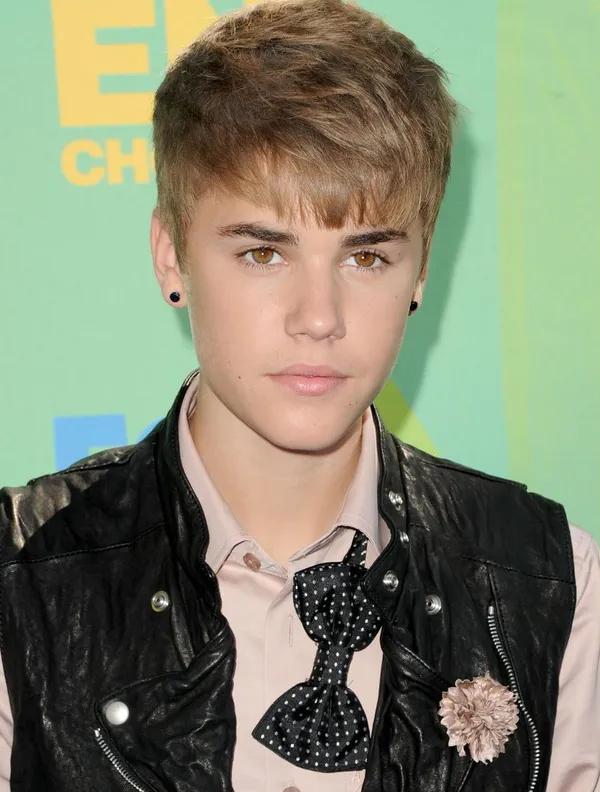 赛琳娜发照片为比伯庆生,赛琳娜比伯遗憾