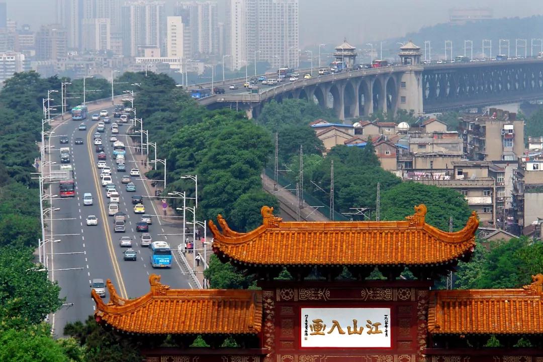 池莉热也好冷也好活着情节简介,池莉反映老武汉风情的散文