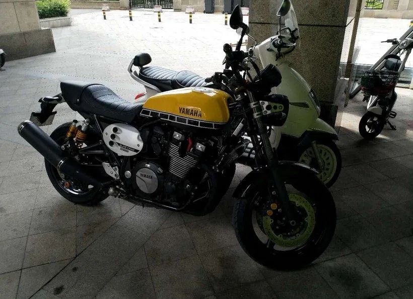 2020款顶配电喷雅马哈xjr1300,本田cb1300雅马哈xjr1300