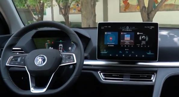 车载大屏黑屏怎么解决,车载显示屏黑屏不亮了是怎么回事