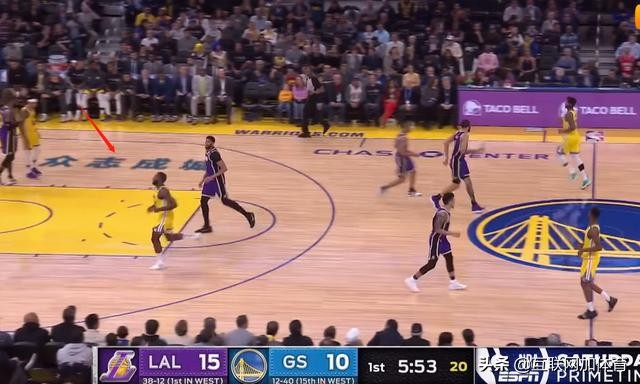 真相！勇士队地板上的“武汉加油”，是腾讯还是NBA的感人之举？