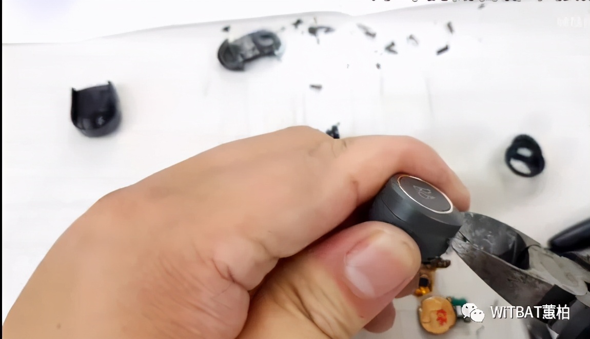 beoplaye81.0蓝牙耳机怎么连接,beoplaye82.0电池更换