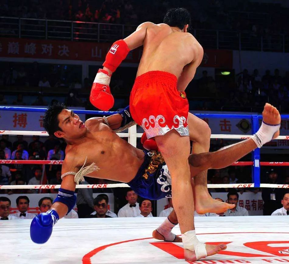 中国散打转身ko泰国拳王,泰国拳王罗唐ko中国拳王视频