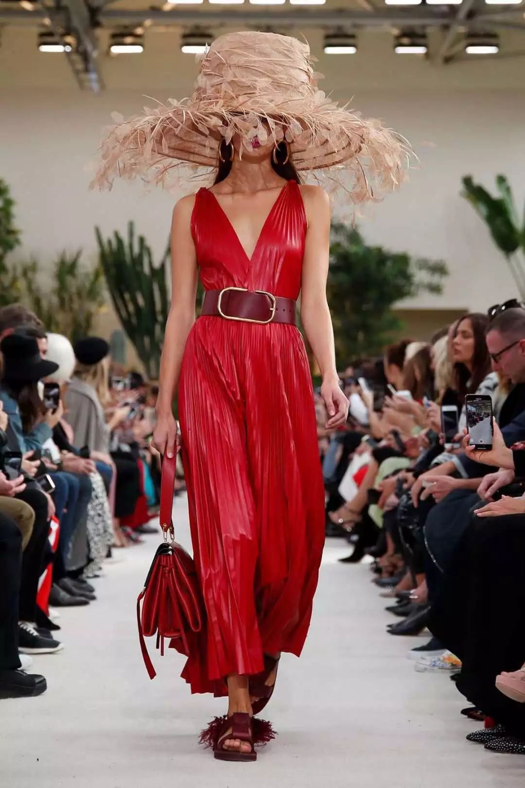 天气也太太太热了，这里有18双仙女拖让你美得不接地气！