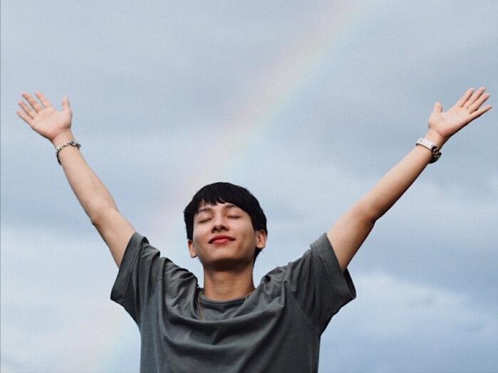 他泰让人一眼万年的外观：妞的鼻尖痣泡芙的笑眼文总的手